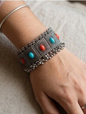 Ethnic Silver Turquoise & Red Accent Stones Stretch Bracelet